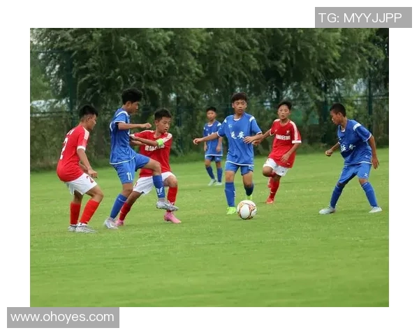 足球明星齐聚一堂精彩MV回顾展现绿茵场上的激情与梦想